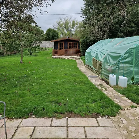 The Cabin - A Very Quiet Location Pewsey Exterior photo